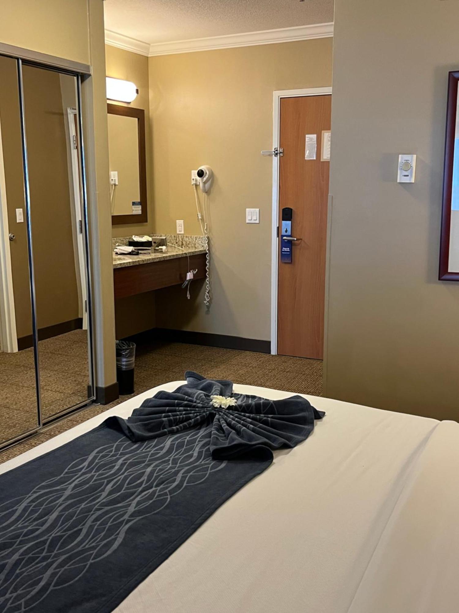 Comfort Inn & Suites Ocean Shores Buitenkant foto