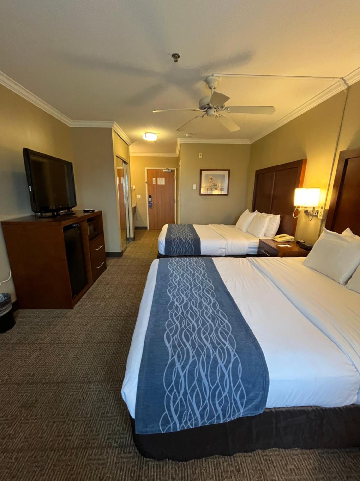 Comfort Inn & Suites Ocean Shores Buitenkant foto