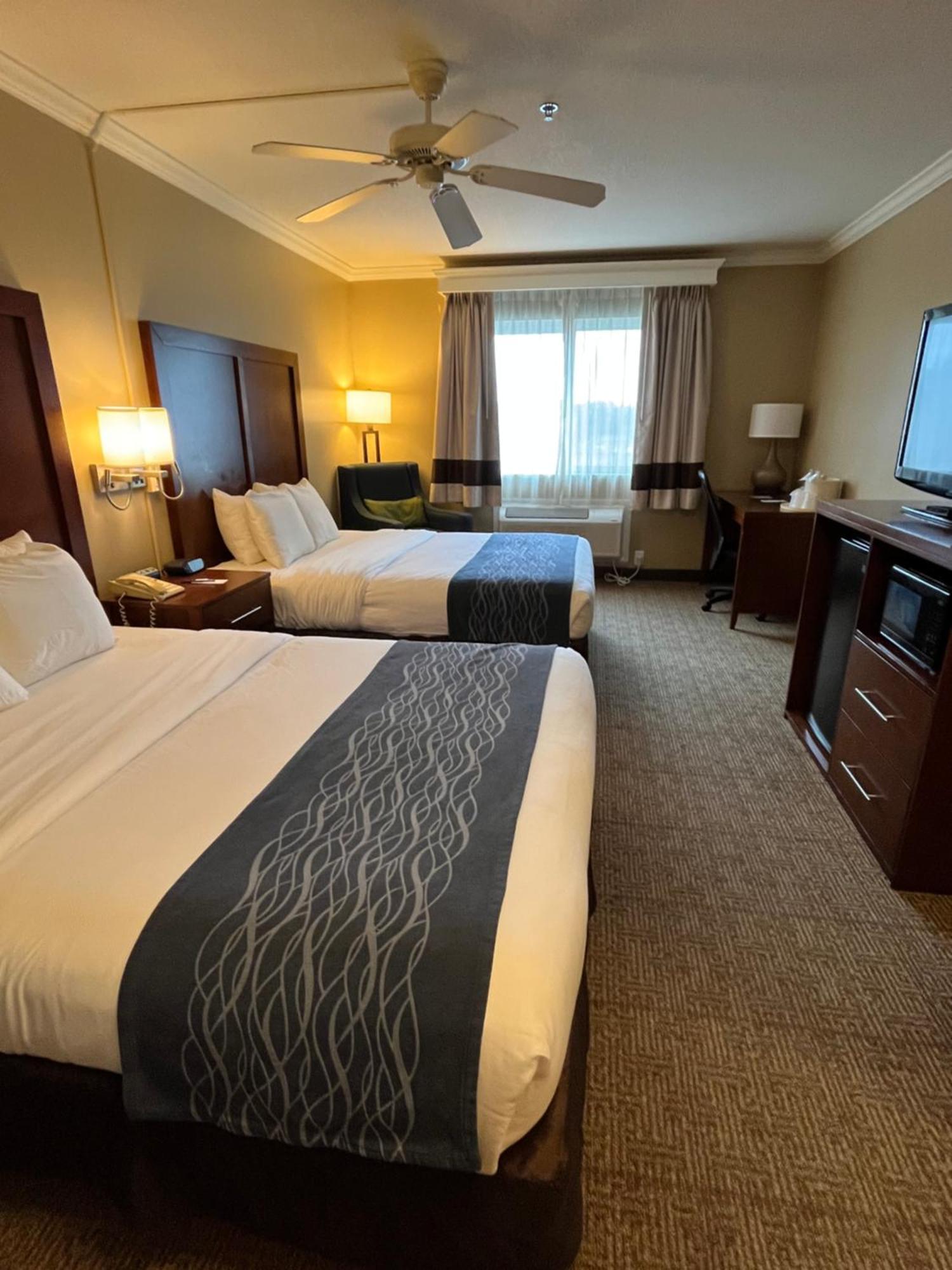 Comfort Inn & Suites Ocean Shores Buitenkant foto