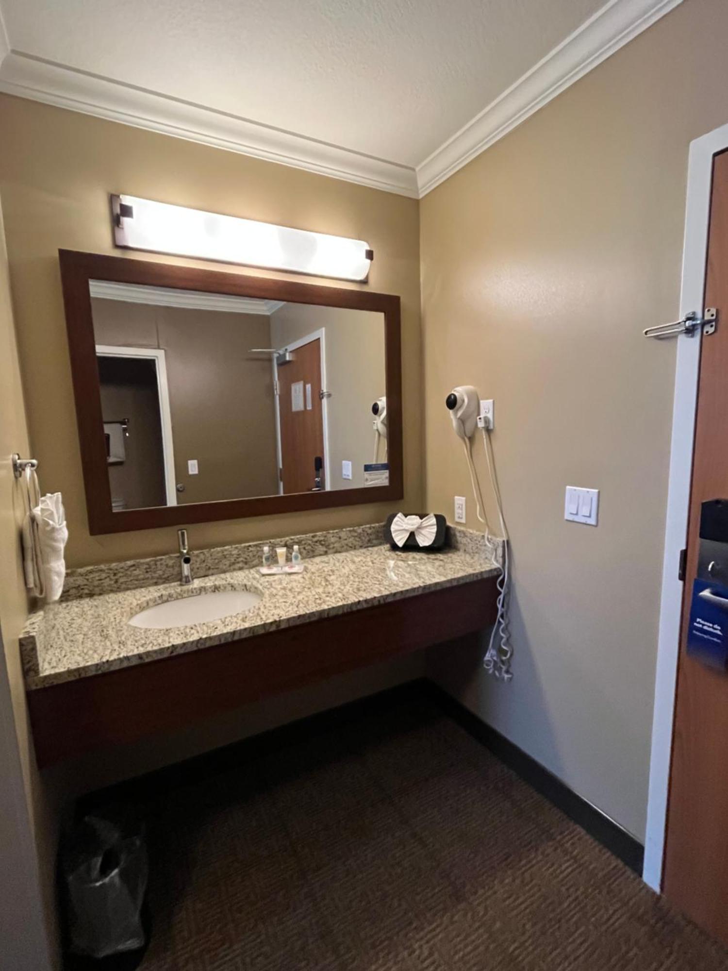 Comfort Inn & Suites Ocean Shores Buitenkant foto